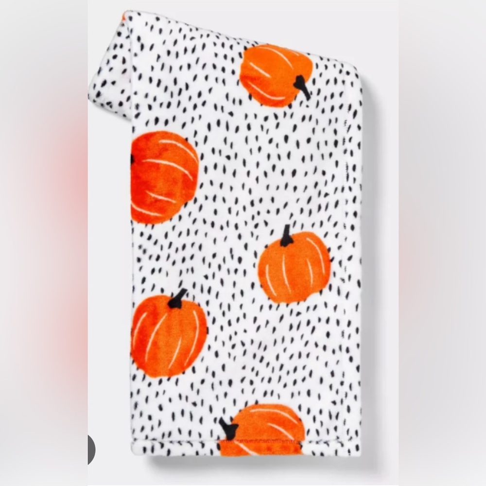 Tossed Pumpkins Printed Plush Halloween Throw Blanket
